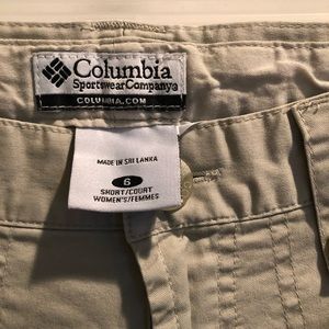 Columbia Khaki Cargo pants